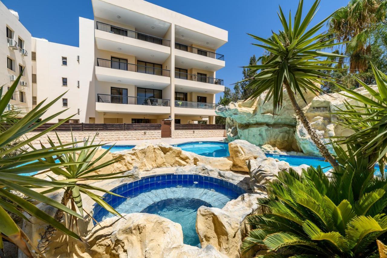 Mediterranean Sunrise Complex オロクリニ エクステリア 写真