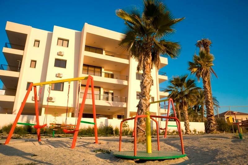 Mediterranean Sunrise Complex オロクリニ エクステリア 写真